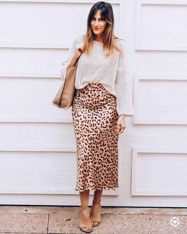 Energetic Mother Kari Skubik-Influencer-Fashion-Chicly